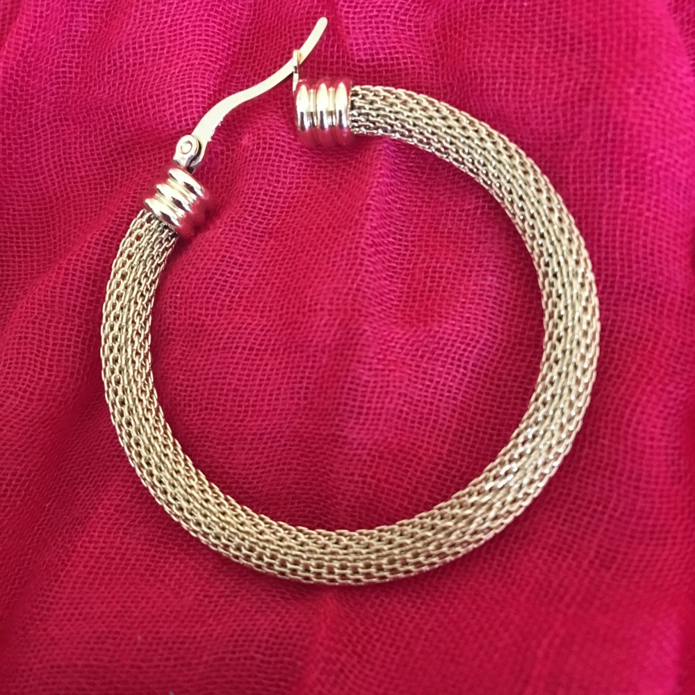Gold mesh hoop earrings